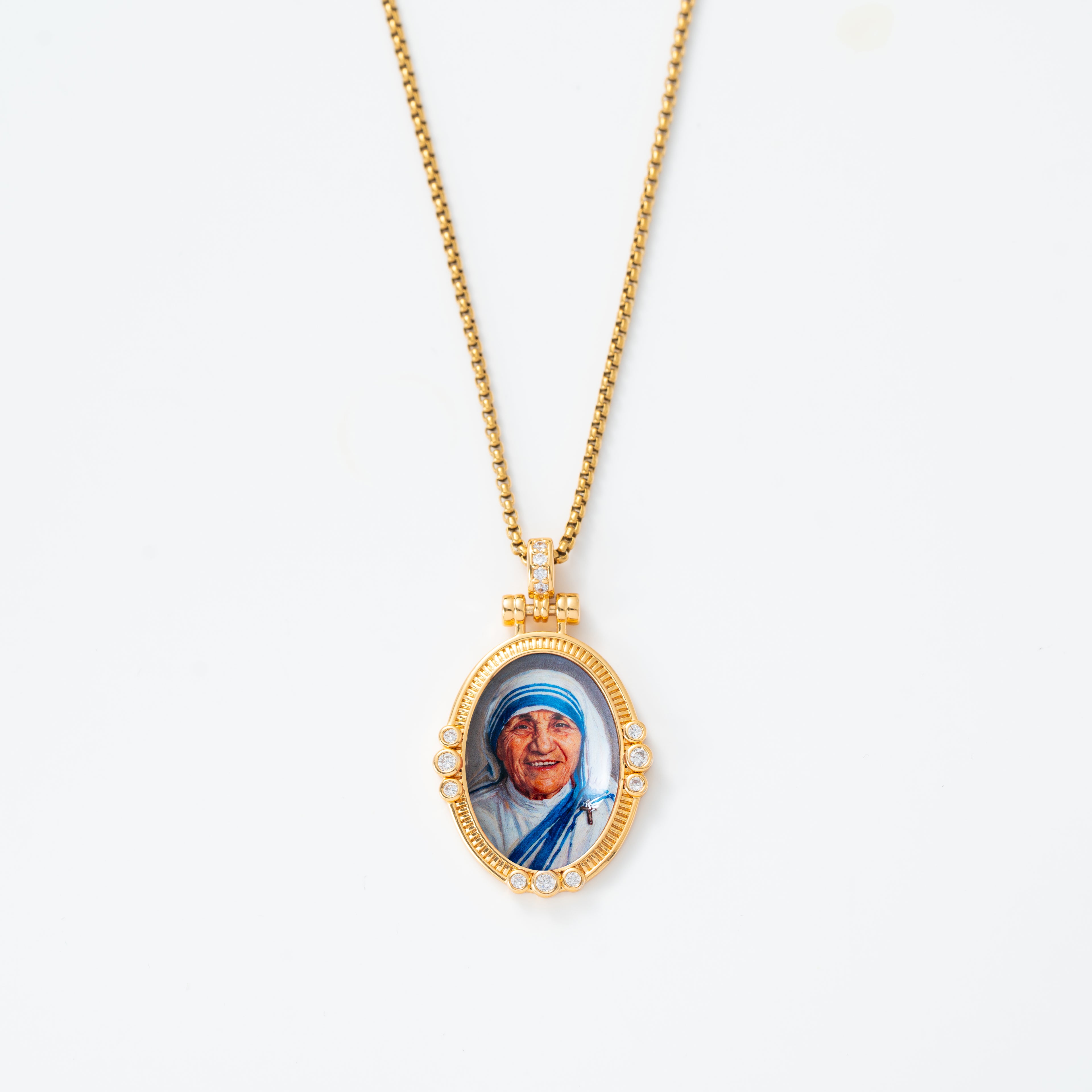 GIVELUCK 18k Plated Gold Pendant Necklace Enamel Eternal Halo St. Teresa of Calcutta Protection Necklace for Women and Men