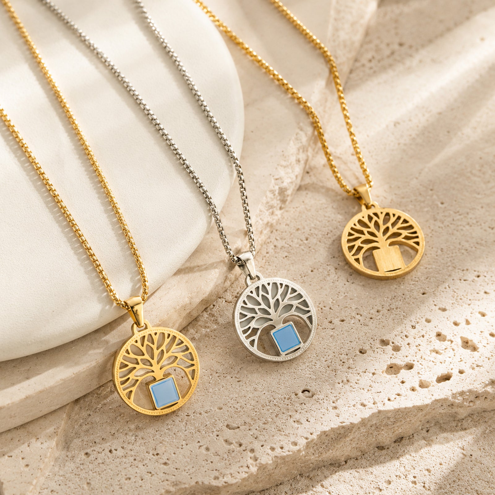 GIVELUCK 18K Gold Plated Nano Bible Tree of Life pendant Necklace – Elegant Pendant Featuring the Entire New Testament Engraved with Advanced Nano Technology, A Unique and Meaningful Religious Gift for Men & Women