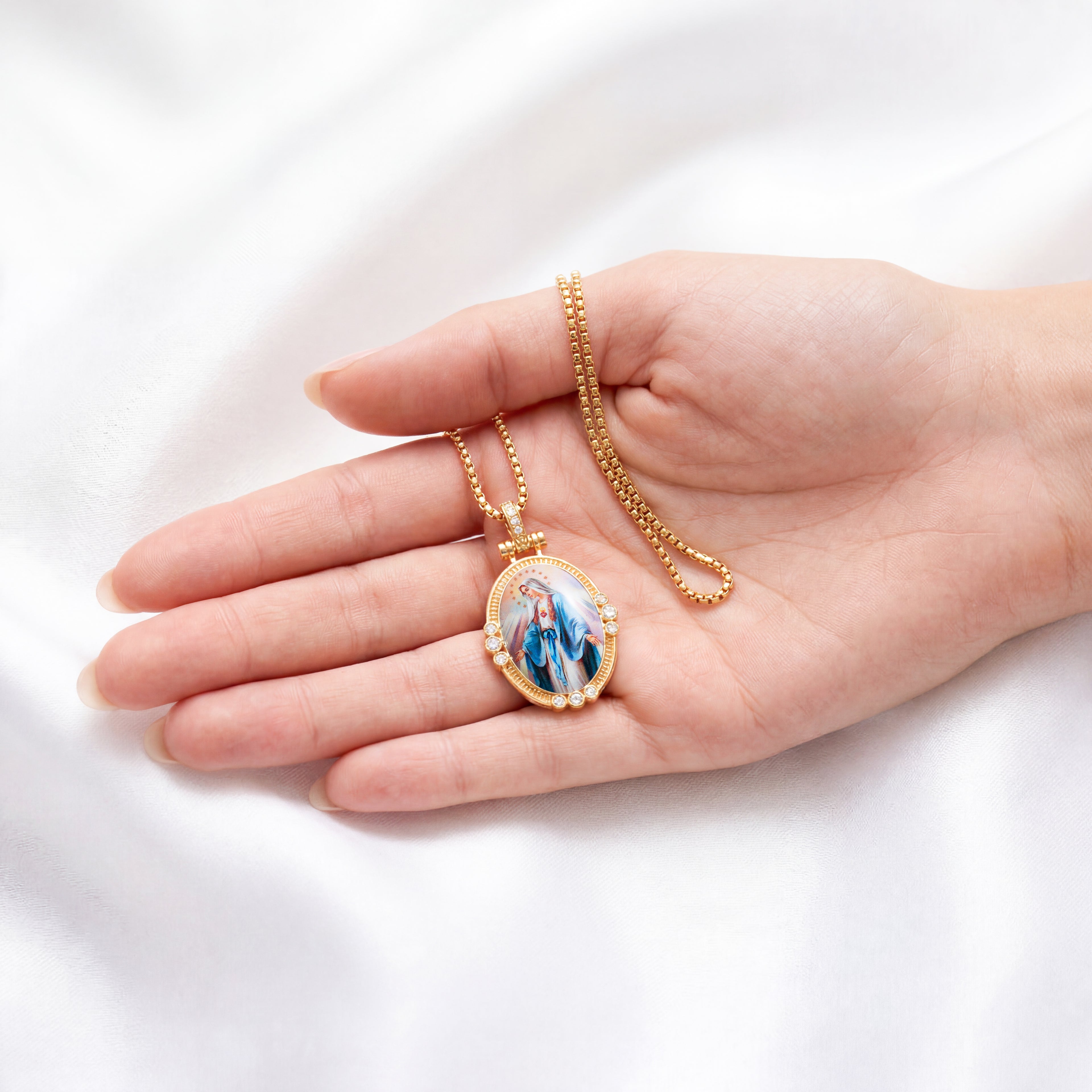 GIVELUCK 18k Plated Gold Pendant Necklace Enamel Eternal Halo Miraculous Medal for Women and Men