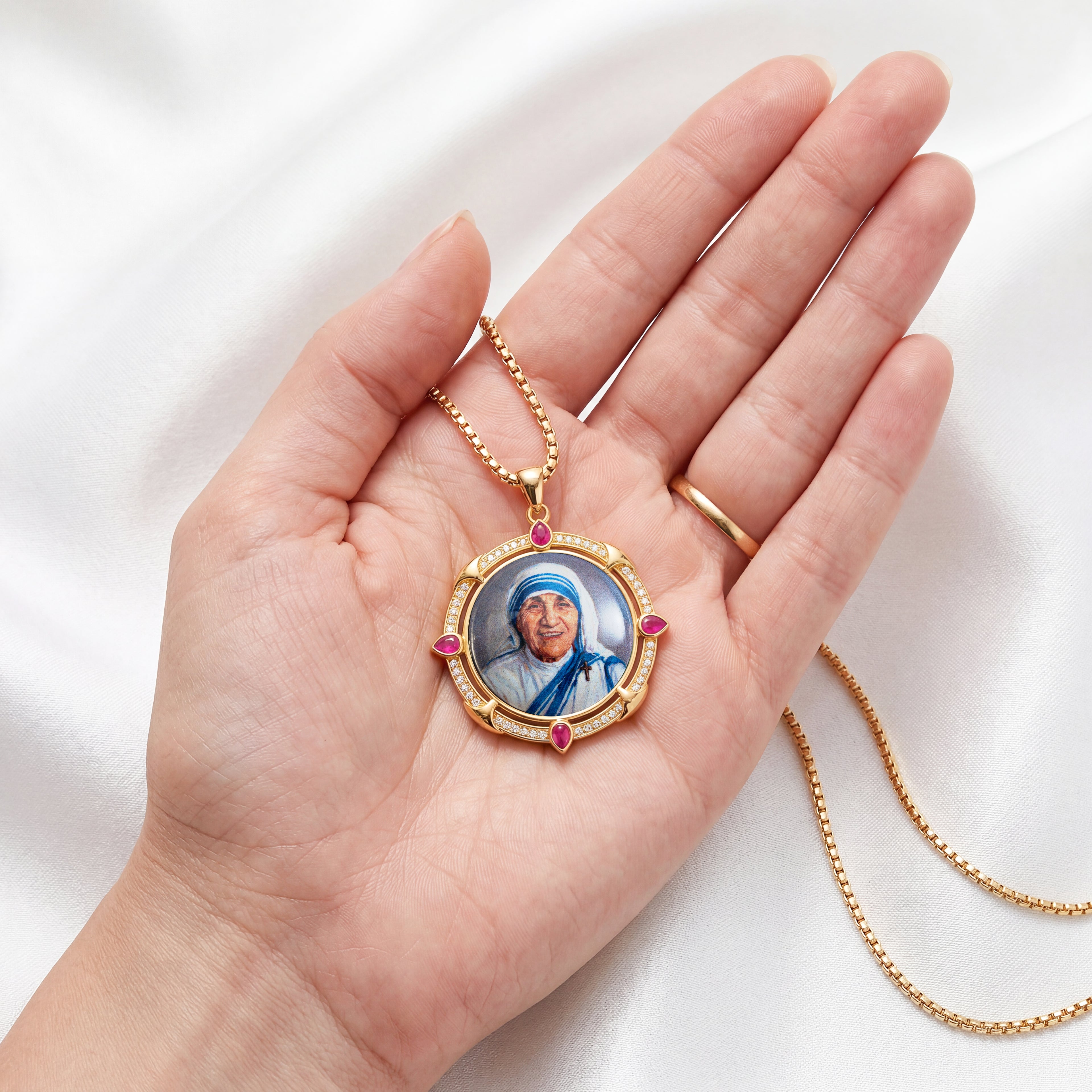 GIVELUCK 18k Plated Gold Enamel Pendant Ruby St.Teresa of Calcutta Protection Necklace for Men and Women