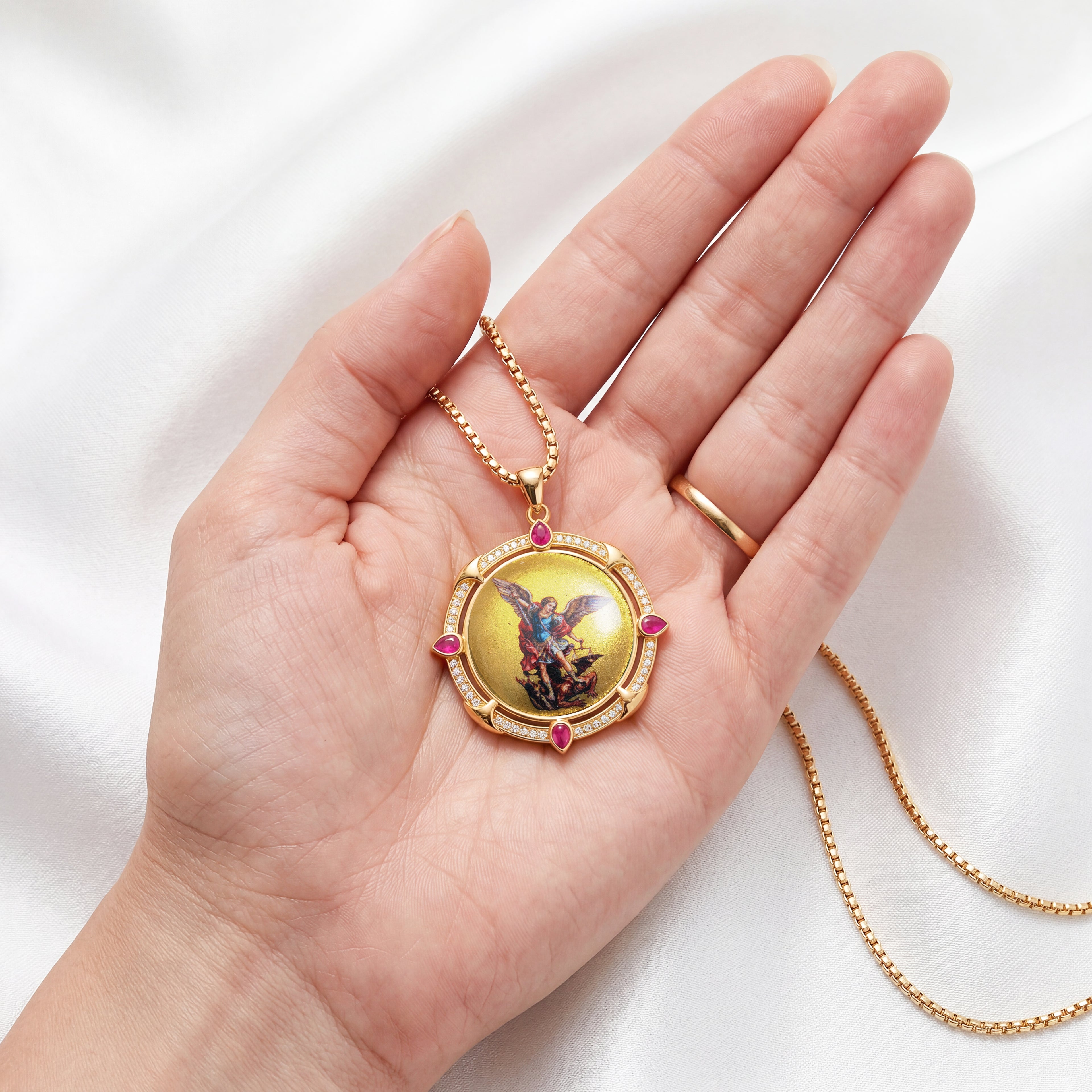 GIVELUCK 18k Plated Gold Enamel Pendant Necklace Catholic Medal Saint  Archangel Michael Necklace for Men and Women