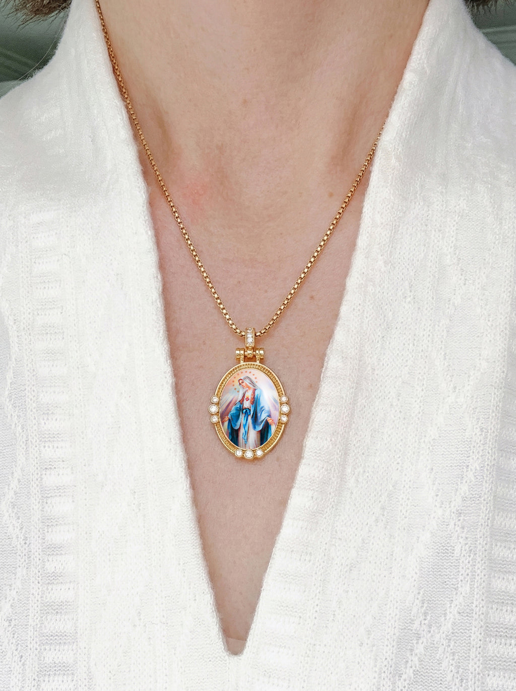 GIVELUCK 18k Plated Gold Pendant Necklace Enamel Eternal Halo Miraculous Medal for Women and Men
