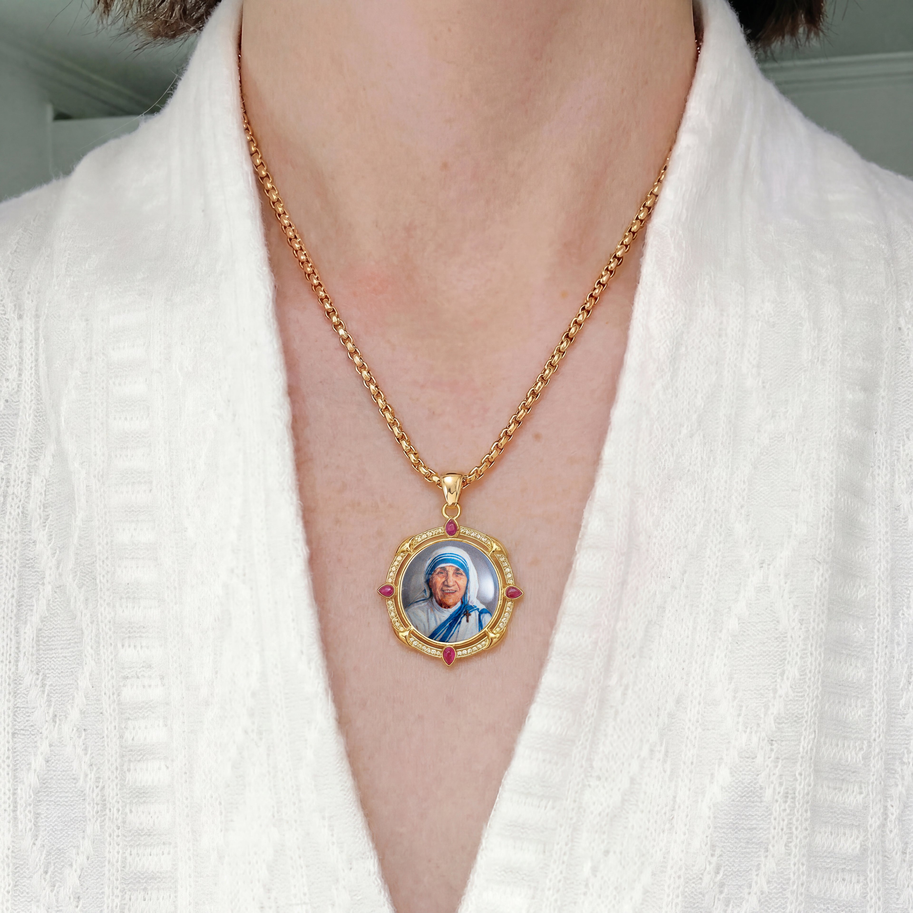 GIVELUCK 18k Plated Gold Enamel Pendant Ruby St.Teresa of Calcutta Protection Necklace for Men and Women