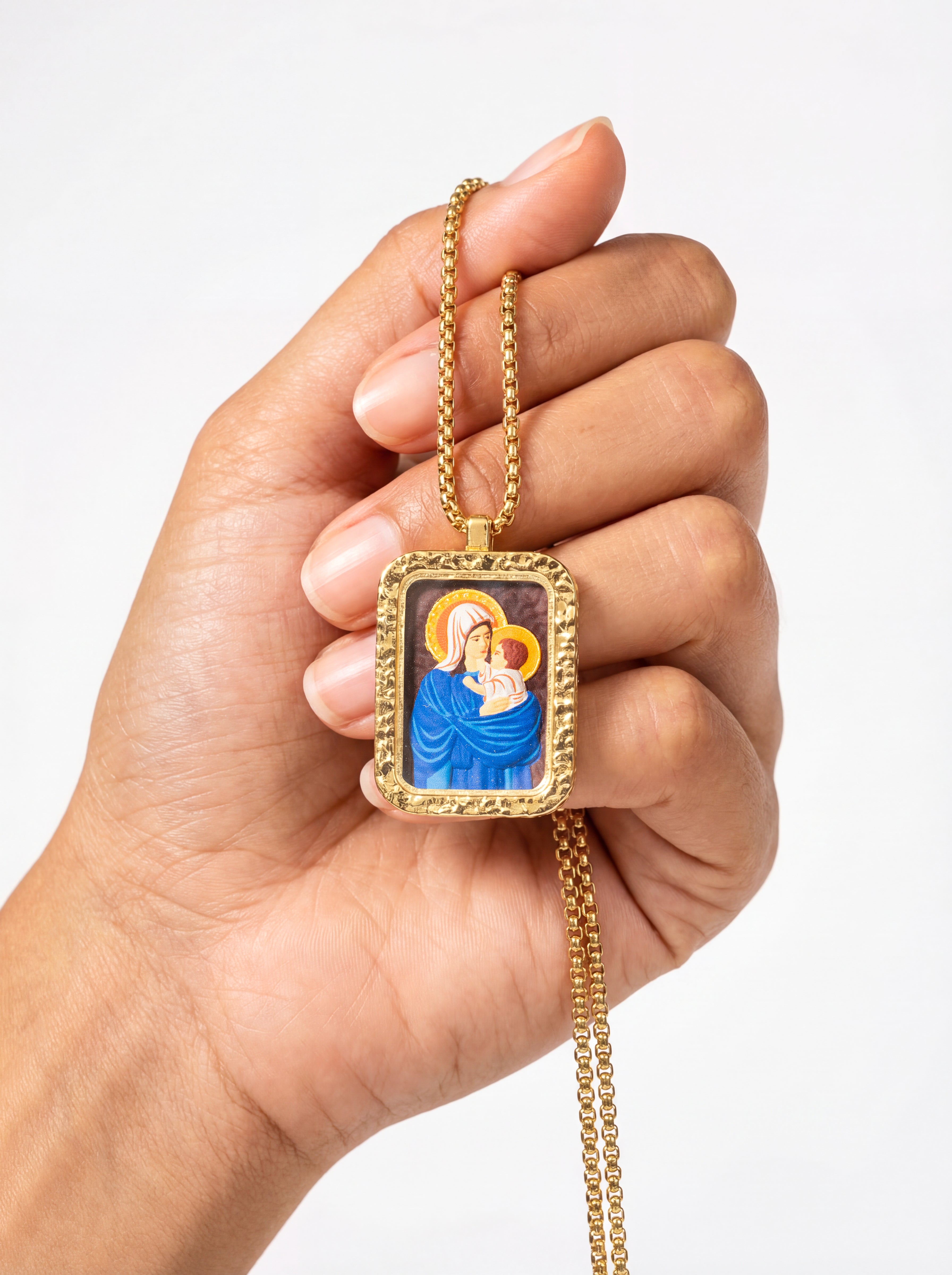 18k Plated Gold Virgin Mary Pendant Necklace Cameo Embossing Devotional Medal for Man and Women