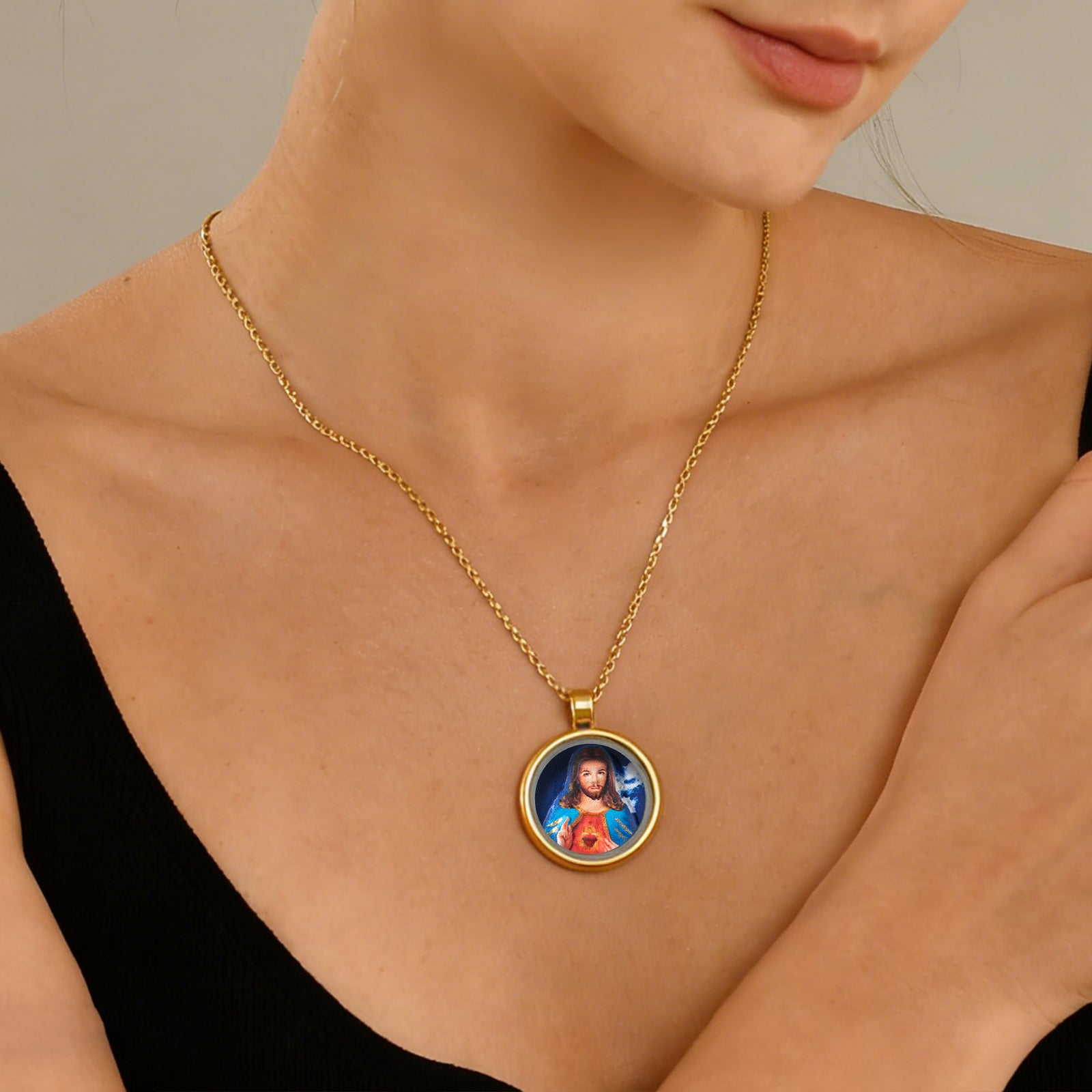 GIVELUCK 18k Plated Gold Catholic Pendant Necklace for Men and Women Cameo Embossing Jesus Christ Devotional Medal