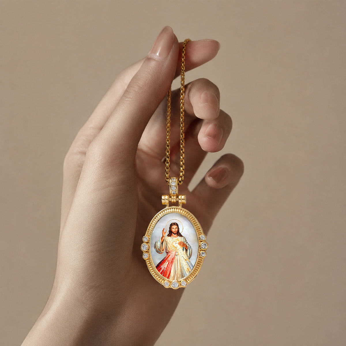 GIVELUCK Divine Mercy Jesus Christ Necklace for Men & Women, 18K Gold Plated Mother of Pearl Divine Mercy Jesus Christ Pendant with Zircon, Catholic Protection Jewelry Gift