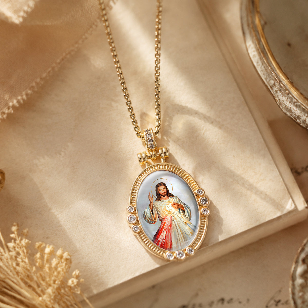 GIVELUCK Divine Mercy Jesus Christ Necklace for Men & Women, 18K Gold Plated Mother of Pearl Divine Mercy Jesus Christ Pendant with Zircon, Catholic Protection Jewelry Gift