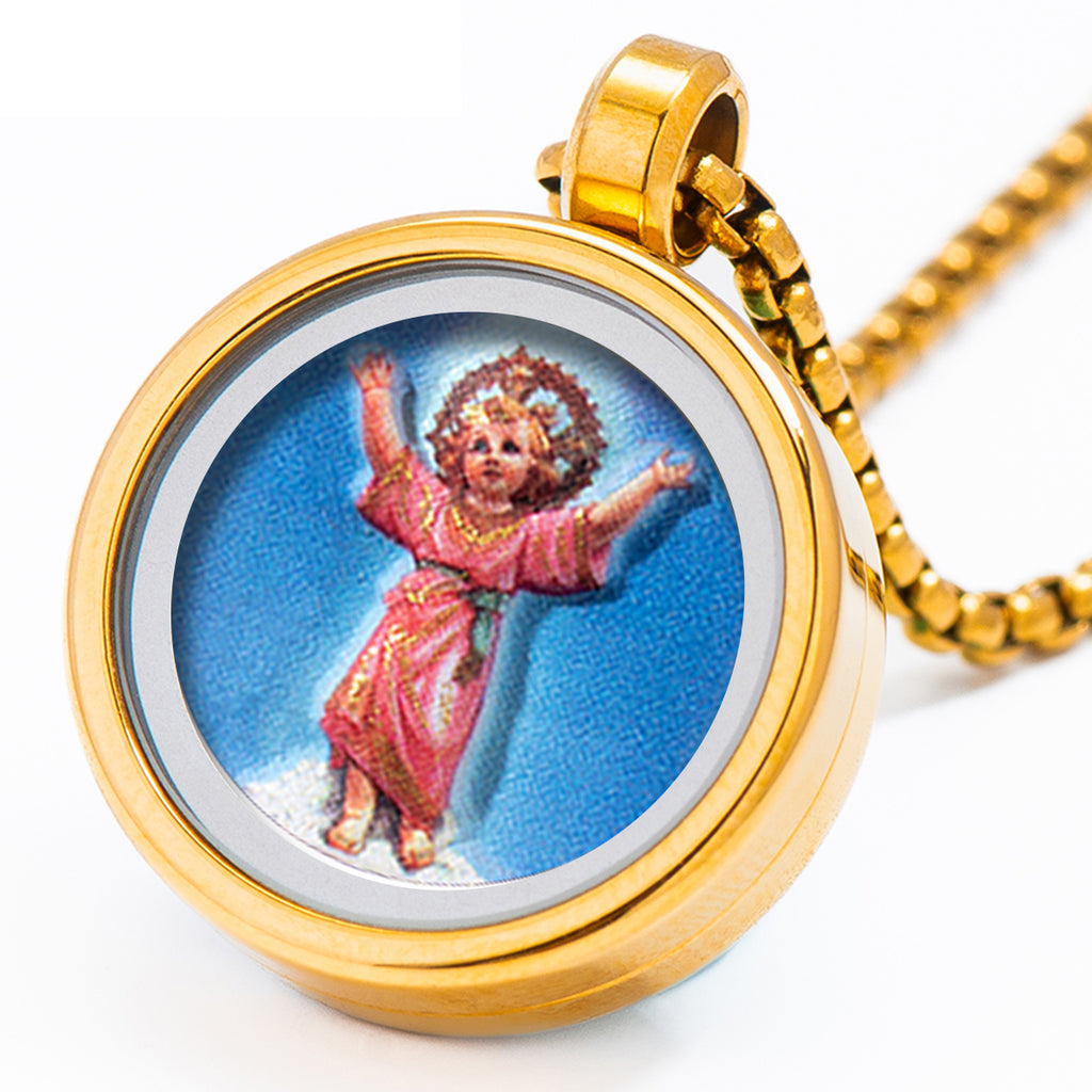 GIVELUCK 18k Plated Gold Pendant Necklace Cameo Embossing Catholic Medal Divino-Niño-Jesús Jesus Christ Devotional Medal for Men and Women