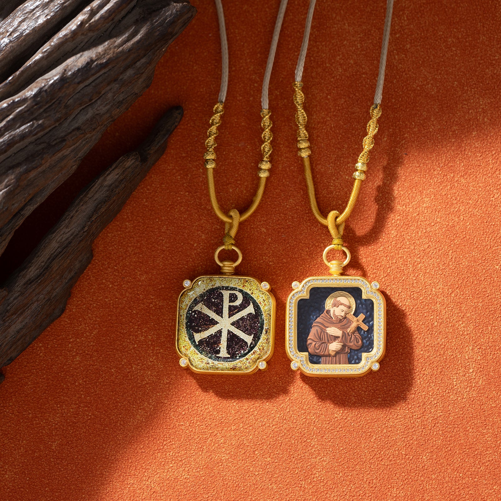 18k Plated Gold Zircon Pendant Necklace Cameo Embossing Catholic Medal Saint-Francis-of-Assisi Devotional Medal Protection Medal