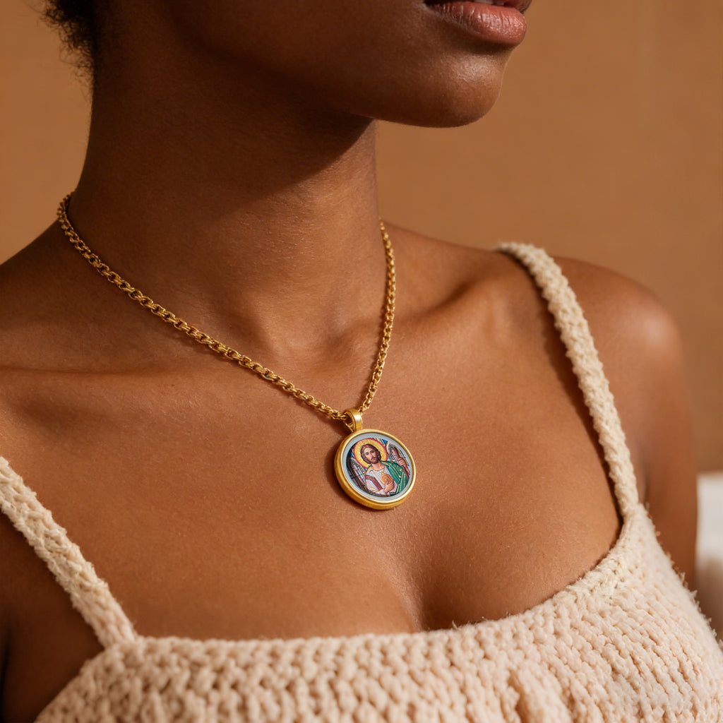 GIVELUCK 18k Plated Gold Pendant Necklace Cameo Embossing Catholic Medal Saint Jude Thaddaeus Devotional Protection Medal for Men and Women