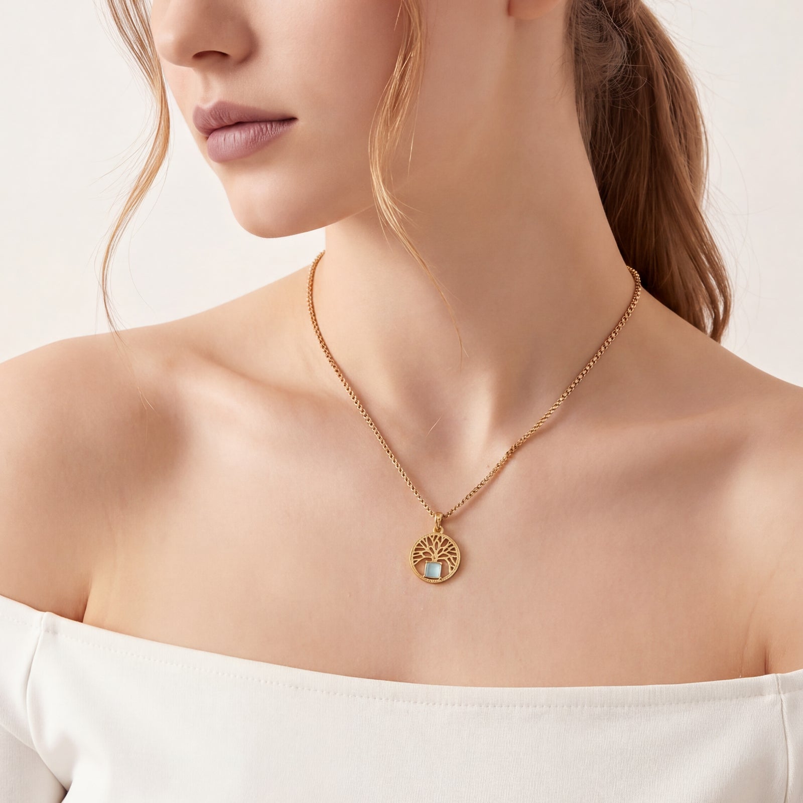 GIVELUCK 18K Gold Plated Nano Bible Tree of Life pendant Necklace – Elegant Pendant Featuring the Entire New Testament Engraved with Advanced Nano Technology, A Unique and Meaningful Religious Gift for Men & Women