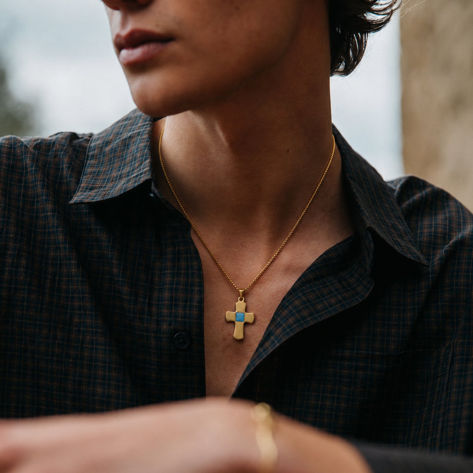 GIVELUCK 18K Gold Plated Nano Bible Necklace – Elegant Little Cross Pendant Featuring the Entire New Testament Engraved with Advanced Nano Technology, A Unique and Meaningful Religious Gift for Men & Women