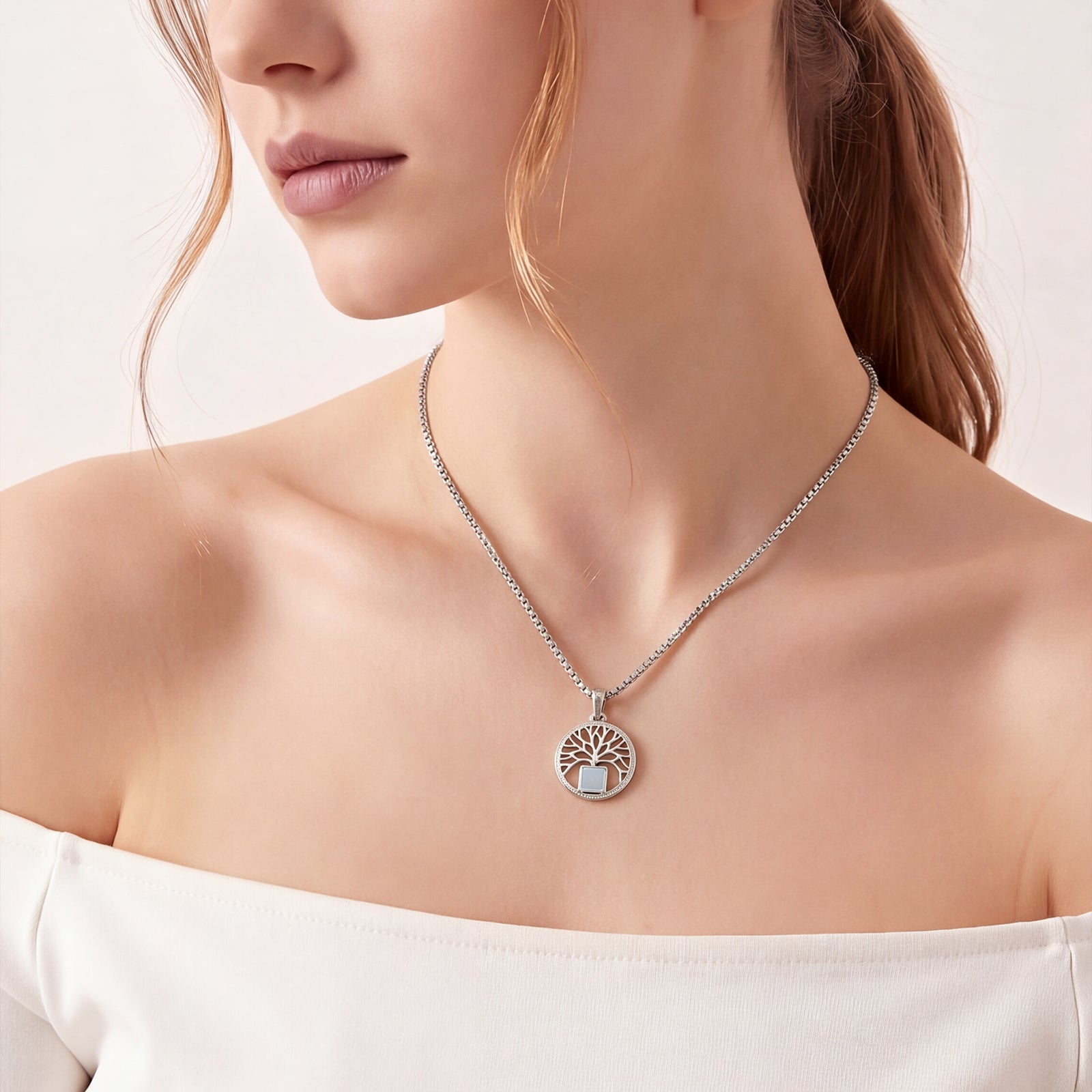 GIVELUCK 18K Gold Plated Nano Bible Tree of Life pendant Necklace – Elegant Pendant Featuring the Entire New Testament Engraved with Advanced Nano Technology, A Unique and Meaningful Religious Gift for Men & Women